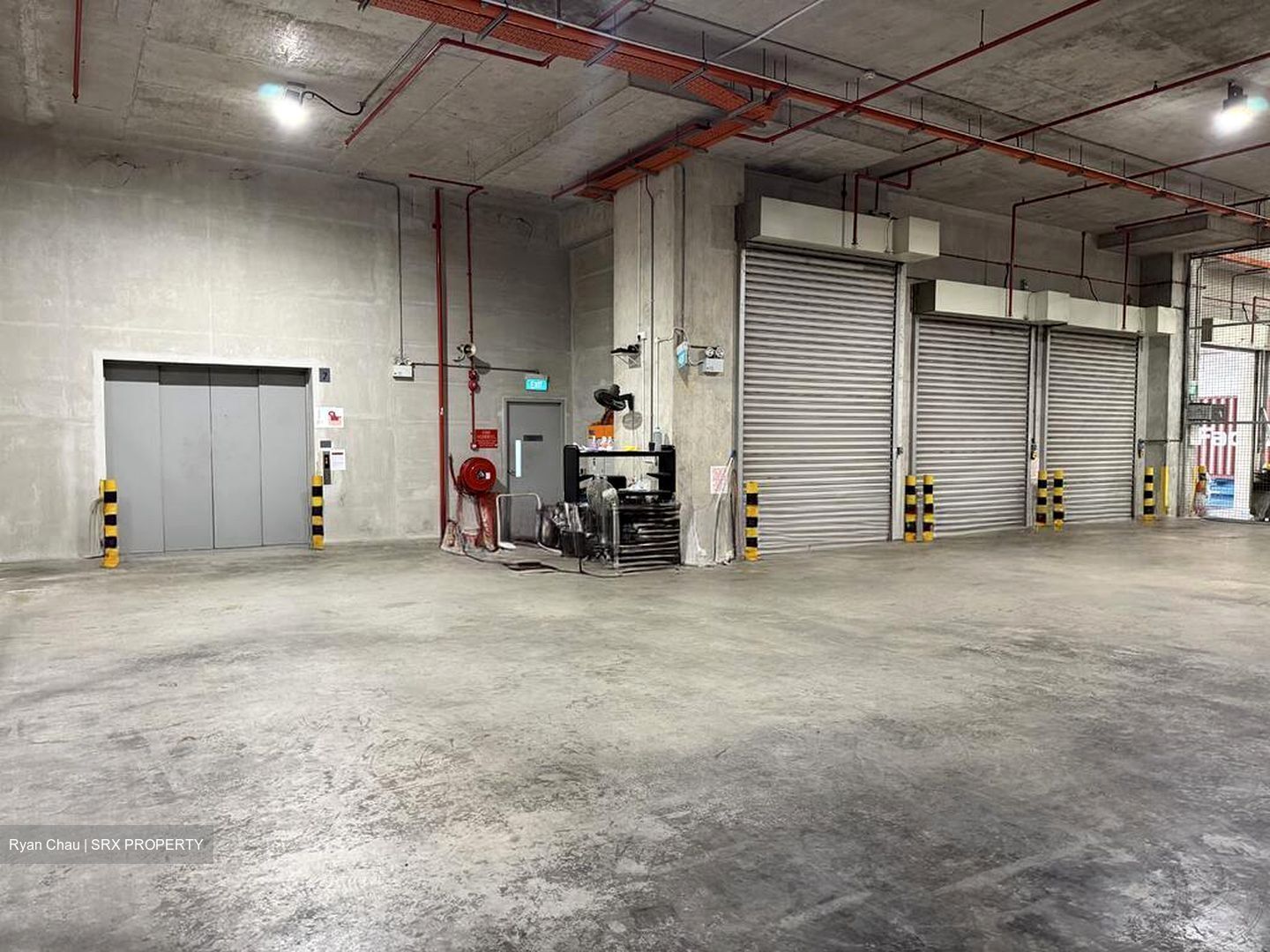 Jurong Logistics Hub (D22), Warehouse #586029881
